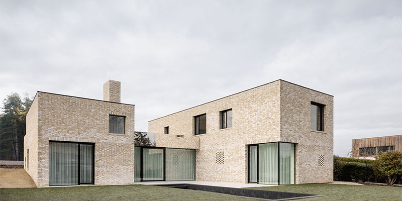 برای نمای ساختمان آجر نسوز و آجر قزاقی؛ کدام بهتر است؟